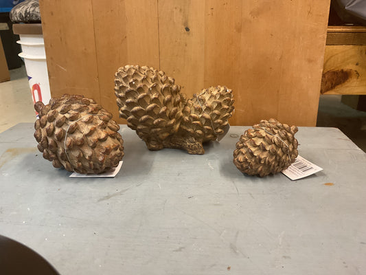 Pinecone Sitter