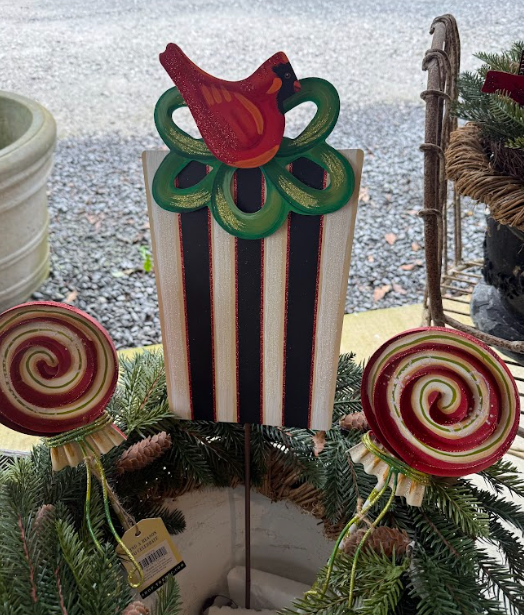 C23002 Cardinal Gift