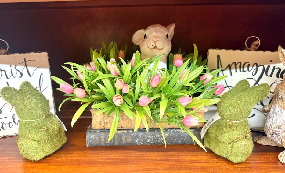 Sculpted Bunny Large Sitting